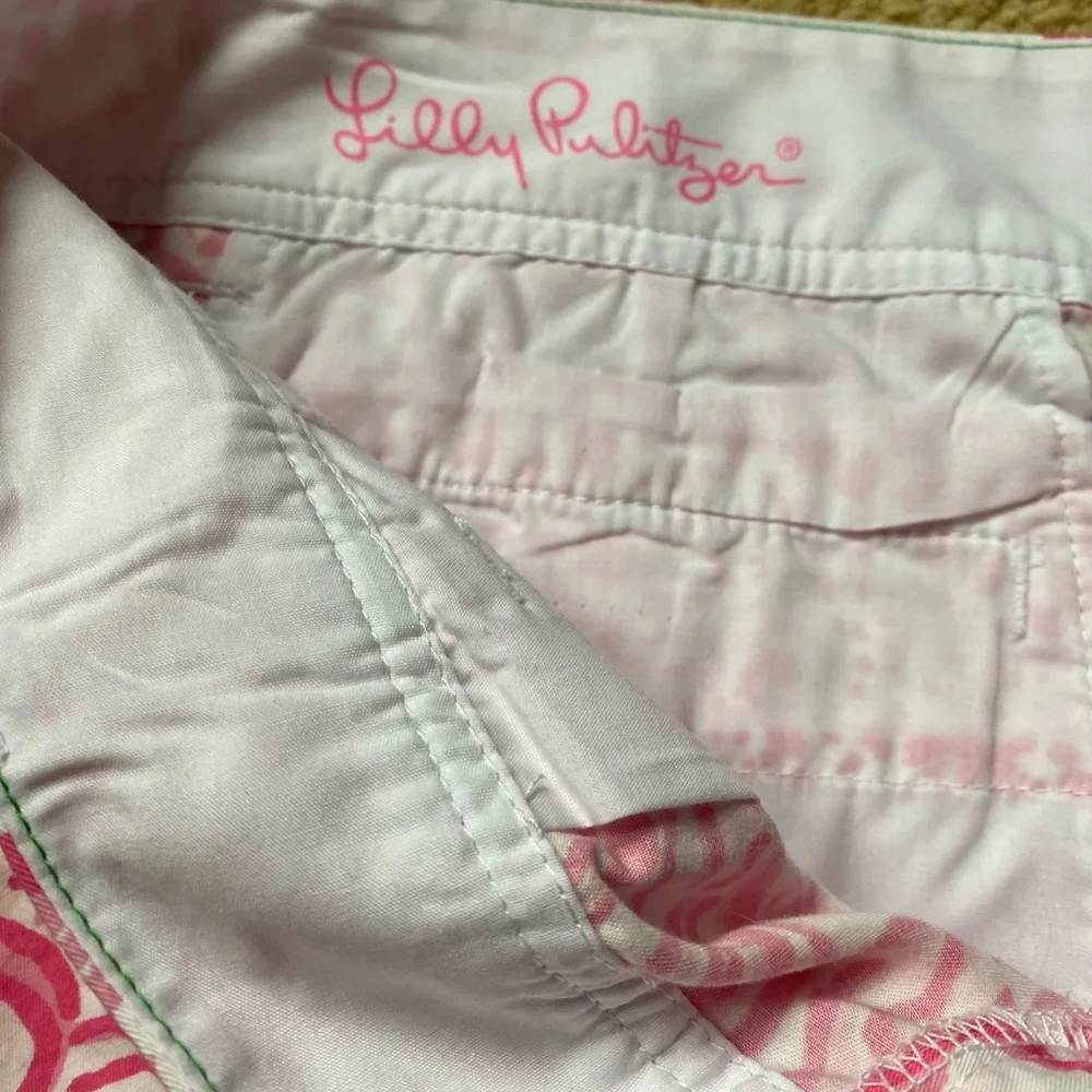 EUC worn once! Lilly Pulitzer White-Get Spotted Pink& White Lion Callahan shorts - Picture 8 of 8
